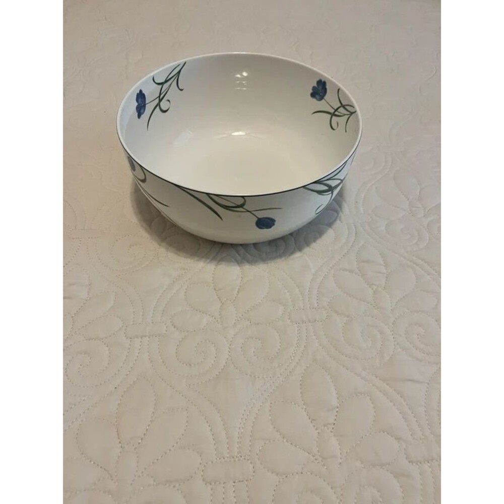 Mikasa Casual Classics "Garden Poetry" 9" Large Round Vegetable Serving Bowl
